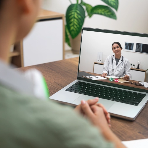 averla Untersuchungslösungen für den mobilen Check-Up lassen sich durch zertifizierte Telemedizin ergänzen.