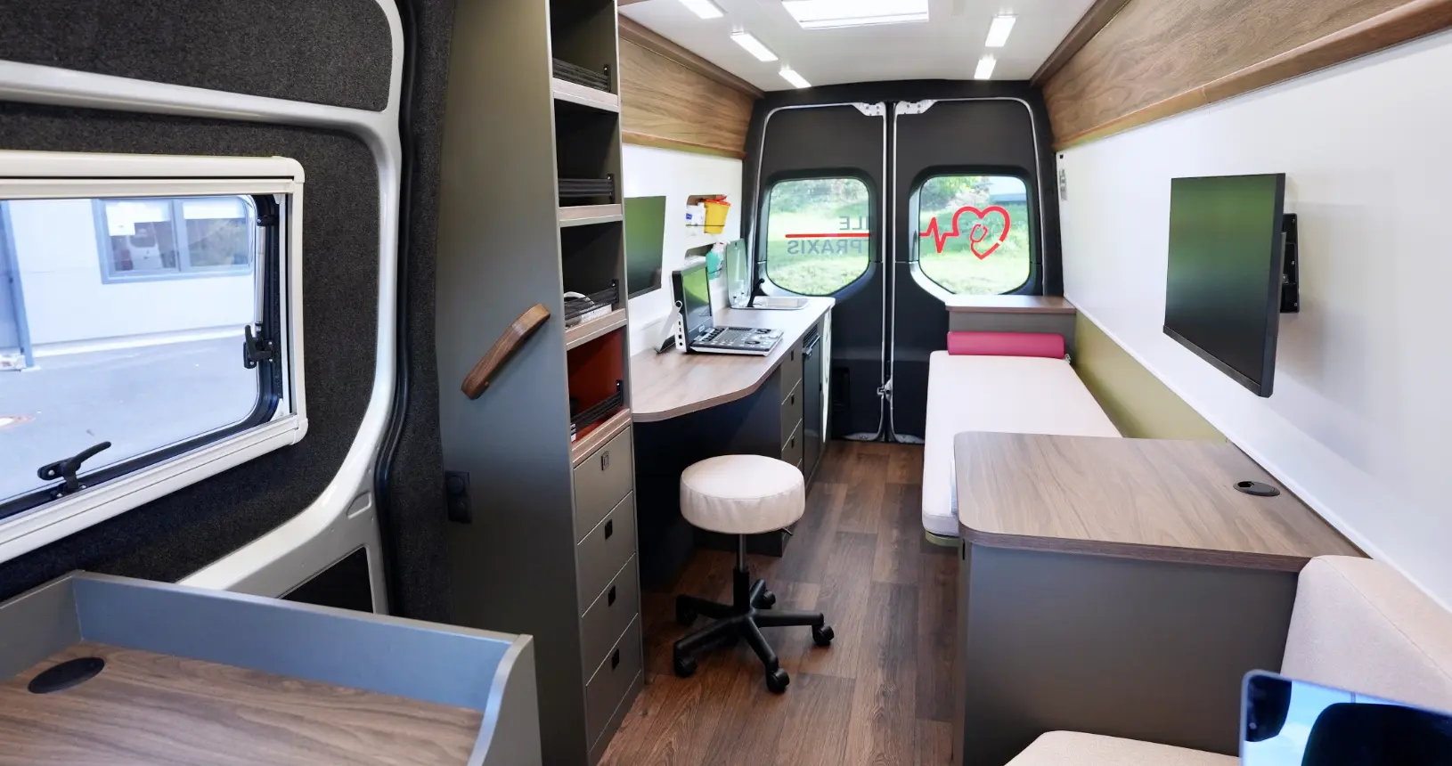 averla Medical Van ist individuell ausstattbar für ambulante Versorgung & Versorgungssicherheit auf dem Land